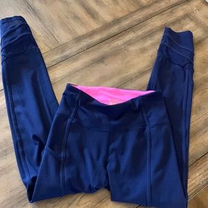 New without Tags Lilly Pulitzer luxletic leggings. Size XS. Navy with pink.